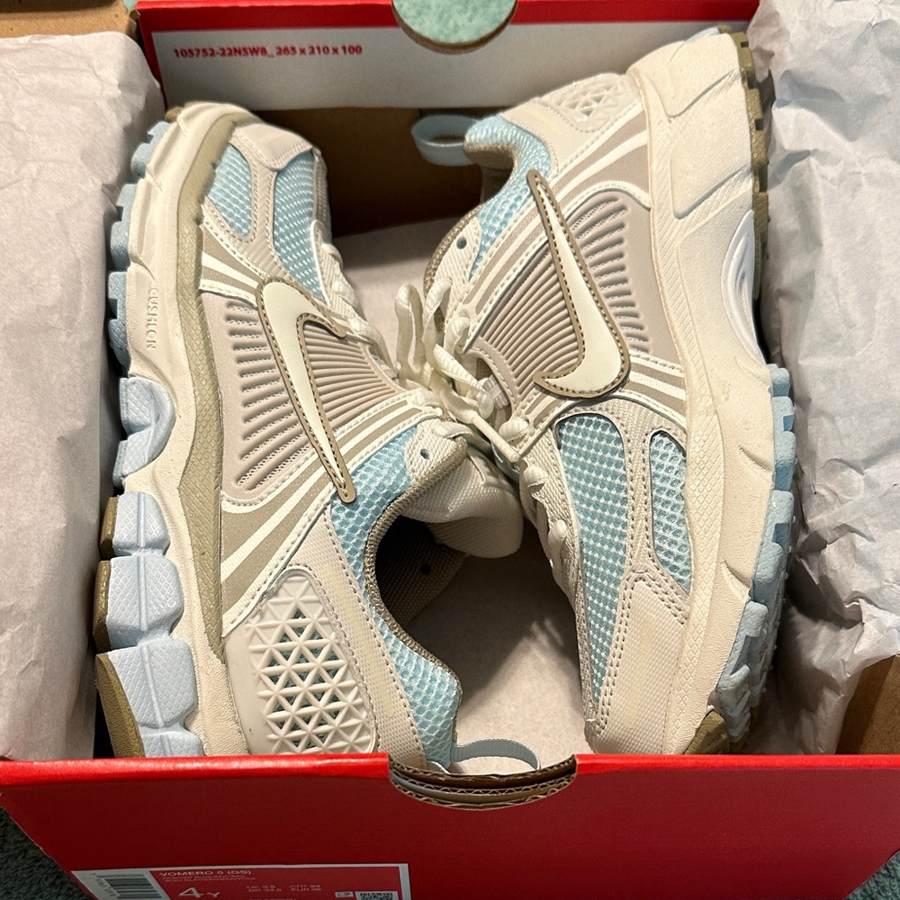 Nike Vomero 5 sneakers